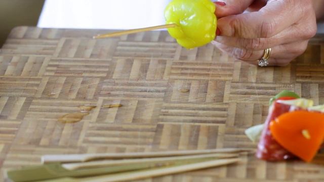 Antipasto Wreath Charcuterie Skewers - Ultimate Holiday Appetizer смотреть онлайн