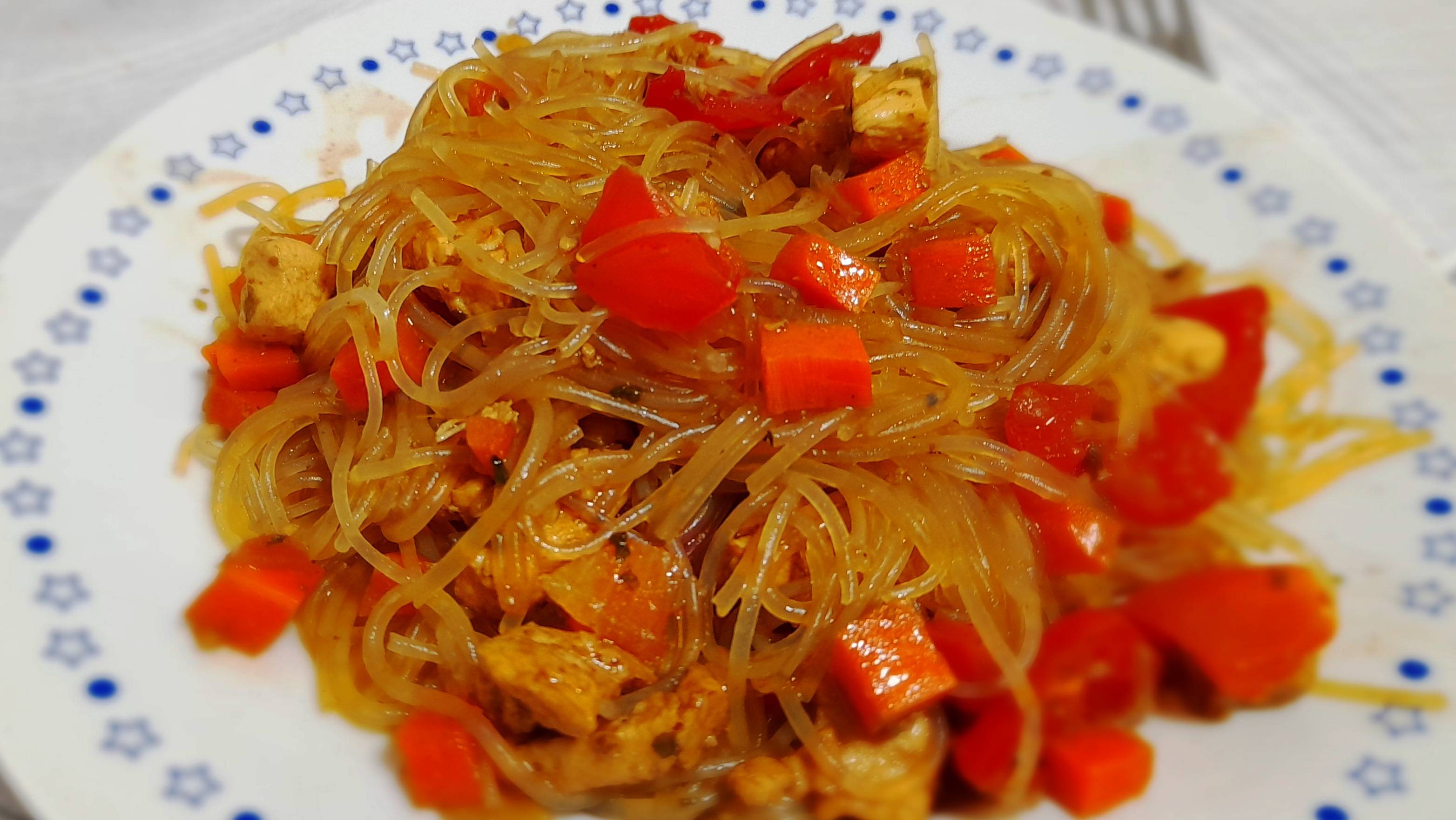 Фунчоза с овощами и курицей смотреть онлайн