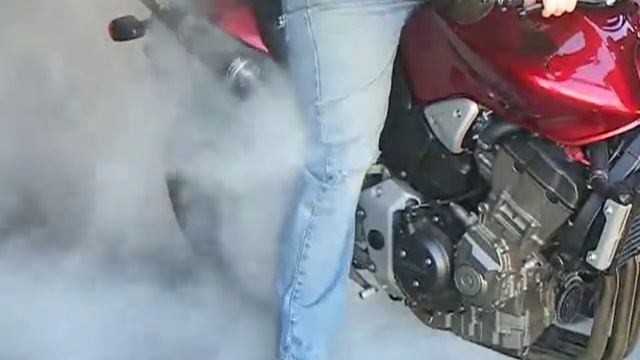 Honda CB 919 Burn Out смотреть онлайн