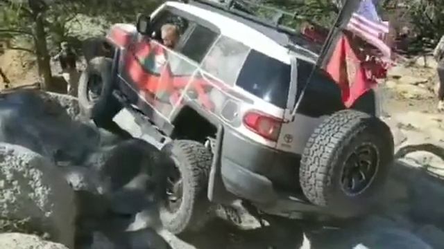 FJ Cruiser Front Locker Obstacle смотреть онлайн