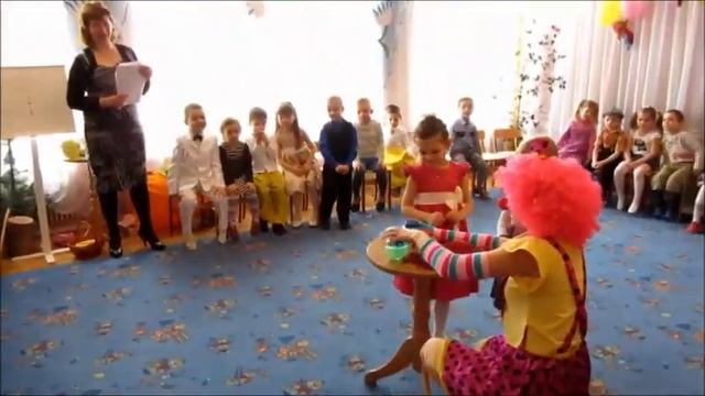 Клоунеса Карамелька на святі вашої дитини смотреть онлайн