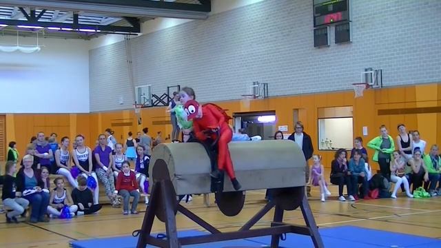 Pegasus 4 - Kostüm - Pegasus 2015 смотреть онлайн