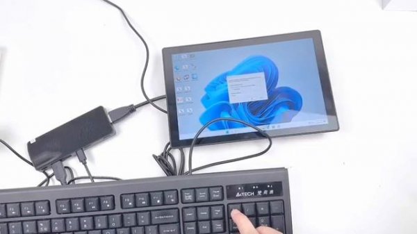 HIGOLE Mini PC Stick Unboxing Display