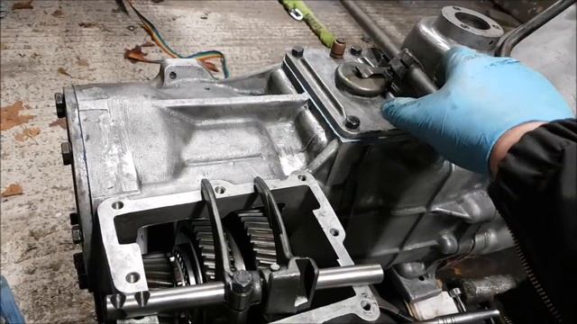 Range Rover Gearbox 4 speed LT95 Part 5 Transfer gears and Selectors swearing within смотреть онлайн