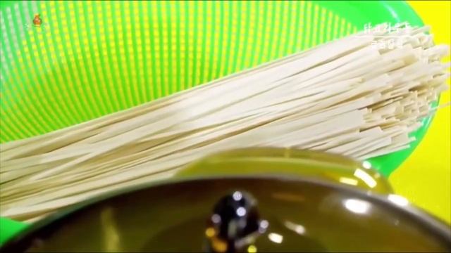 ГОТОВИМ ПО СЕВЕРОКОРЕЙСКИ 료리상식 닭고기우동 смотреть онлайн