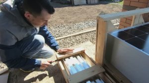 Монтаж креплений для солнечных модулей и установка сетевого инвертора