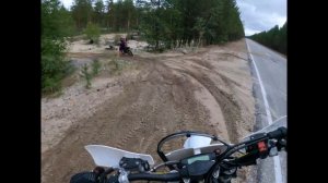 УТОПИЛИ МОТОЦИКЛ В БОЛОТЕ