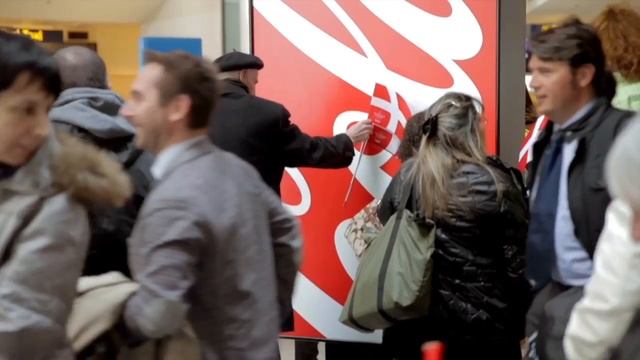 Coca-Cola - The Happy Flag смотреть онлайн