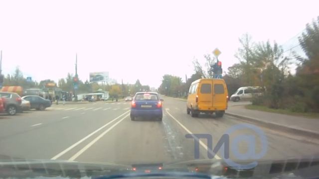 Езда по тротуару смотреть онлайн