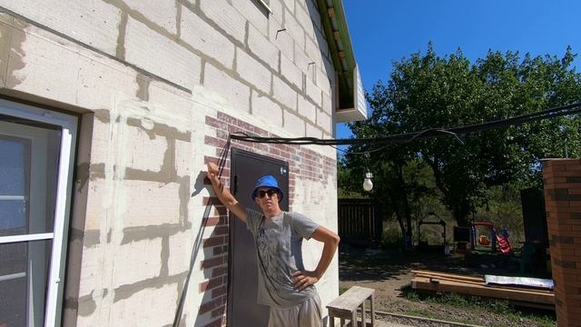 Парень сделал НЕДОРОГУЮ и ОЧЕНЬ КРАСИВУЮ отделку газобетона под Кирпич за 16 дней смотреть онлайн