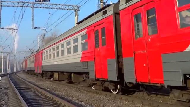 Электропоезд ЭД4м-0130 + помощник с приветом! смотреть онлайн