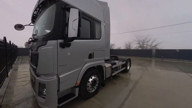 Тянач Shacman X5000 / 4x2 / 550л.с смотреть онлайн