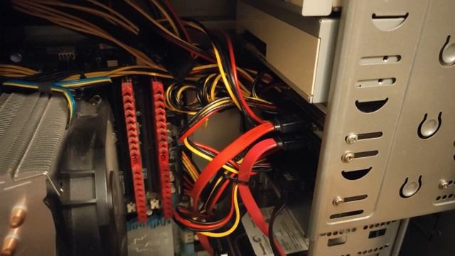 Трещит скрипит и щелкает жесткий диск что делать ? смотреть онлайн