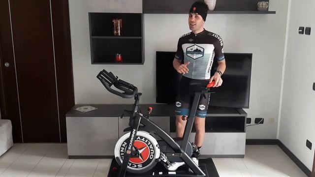 Test e Recensione Spin bike Schwinn IC7 - Allenati ora con Allenamento Indoor Cycling смотреть онлайн