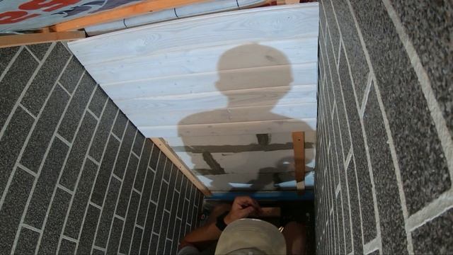 Подсказал сосед! Отделка лестничного пролета вагонкой Штиль из лиственницы смотреть онлайн