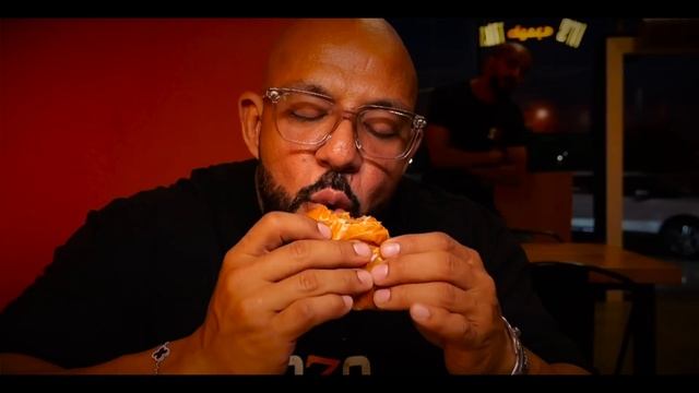 اشتغلت كاشير يوم كامل في مطعم سحس 🍔 смотреть онлайн
