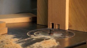 Нарезаем ящичные шипы с помощью фрезера. Или как сделать ящик на шипорезке.