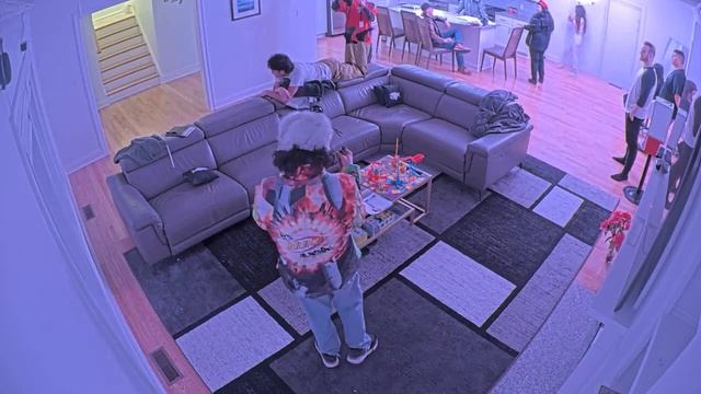 SAM HYDE ENTERS THE FISH TANK | FIRST CHALLENGE | DAY 1 | FISHTANK.LIVE