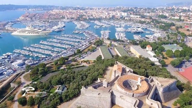 Antibes - Juan Les Pins смотреть онлайн