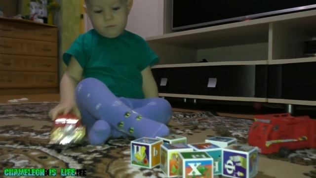 #212 Максимка Играет с машинками /кубиками и вообще смотреть онлайн