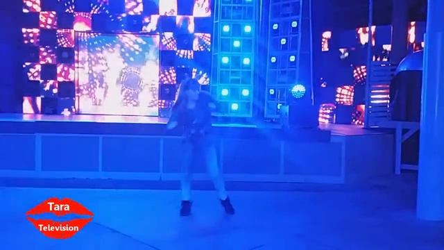 Tara Television - Dancing at the Disney Mad Tea Party - California Adventure смотреть онлайн