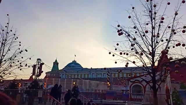 Как всё здесь тихо и красиво! Новогодняя Москва смотреть онлайн