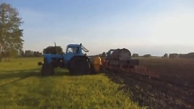 Химобработка посевов. Баковая смесь: гербицид + микроудобрение фульвогумат. смотреть онлайн