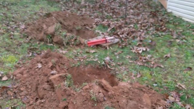 Strange septic system setup. Don't break the handles on the tank lid! смотреть онлайн
