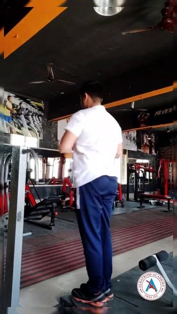 Physics in the Gym (Conservation of angular momentum) #shorts смотреть онлайн