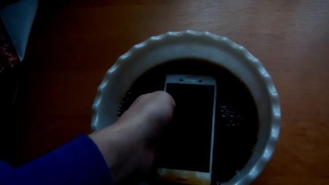 Купаю телефона в Coca-Cola! смотреть онлайн