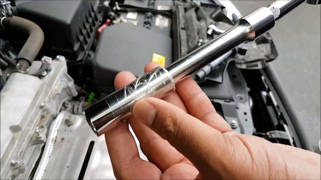 How to Replace Spark Plugs in a Toyota Camry 2011-2015 2ARFE Engine смотреть онлайн