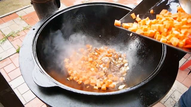 УЗБЕКСКИЙ жареный суп в КАЗАНЕ. МАШХУРДА. смотреть онлайн