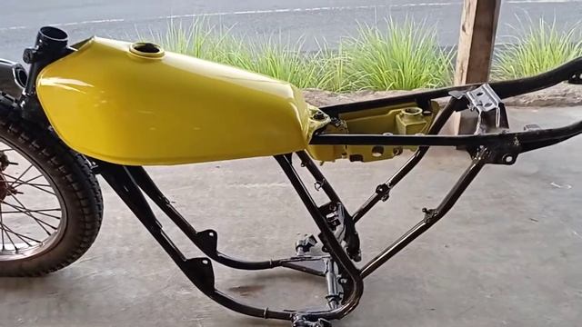 Restorasi friaeam sasis dan tank yamaha DT 100 pnp mesin rx king смотреть онлайн