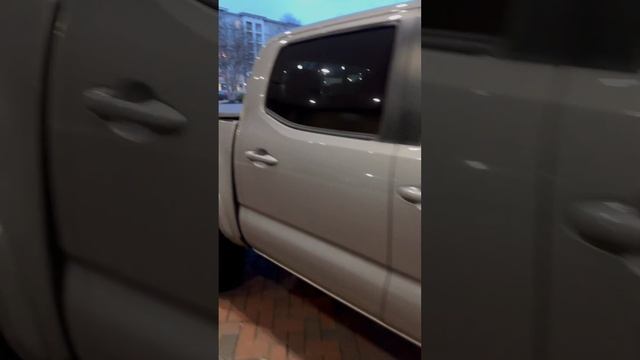 Adventure-ready with my trusty #ToyotaTacoma! 🚗💨 From off-road escapades to city смотреть онлайн