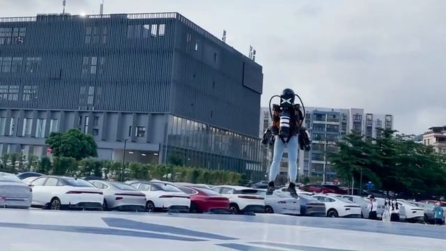 Xpeng Iron Man's Flight Suit смотреть онлайн