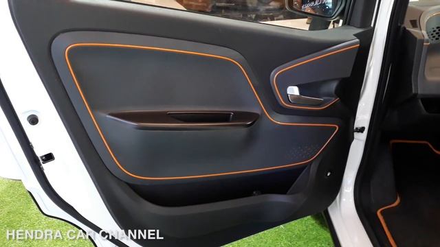 Wuling E100 (Baojun E100) - Exterior & Interior Walkaround | #GIIASSurabaya2018