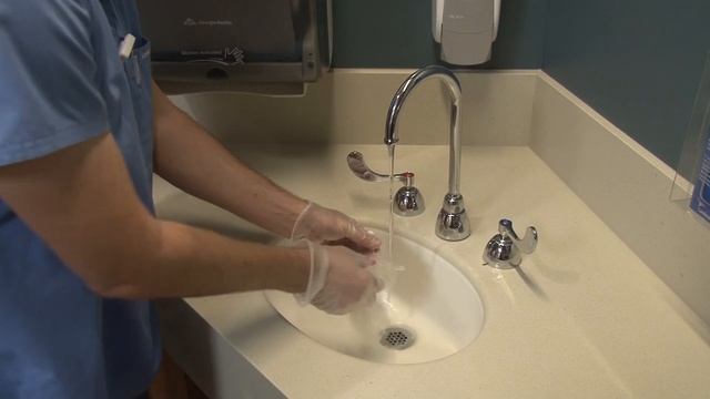 Cleaning your tracheostomy tube смотреть онлайн
