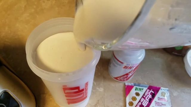 💥1UP Nutrition Unboxing! Best Tasting Nutritious Protein Shake!💥