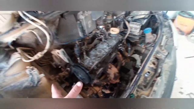 Trocando a junta do cabeçote do fiat palio 97 em casa, palio com a junta queimada parte 2 смотреть онлайн