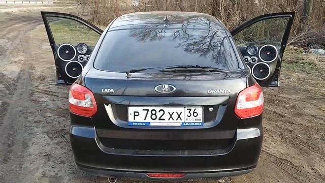 Громкий фронт Лада Гранта, на пневме и с злым фронтом, три пары герц 250.1. дикий Панч. смотреть онлайн