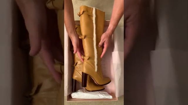 It’s BOOT season! These are my new obsession💕💕💕 (P.S. my husband is the BEST!!!) смотреть онлайн