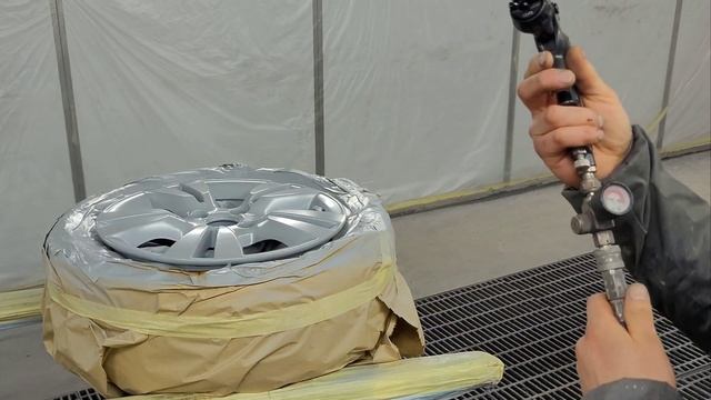diy: how to spray paint an alloy wheel: refurbish alloys silver wheel смотреть онлайн