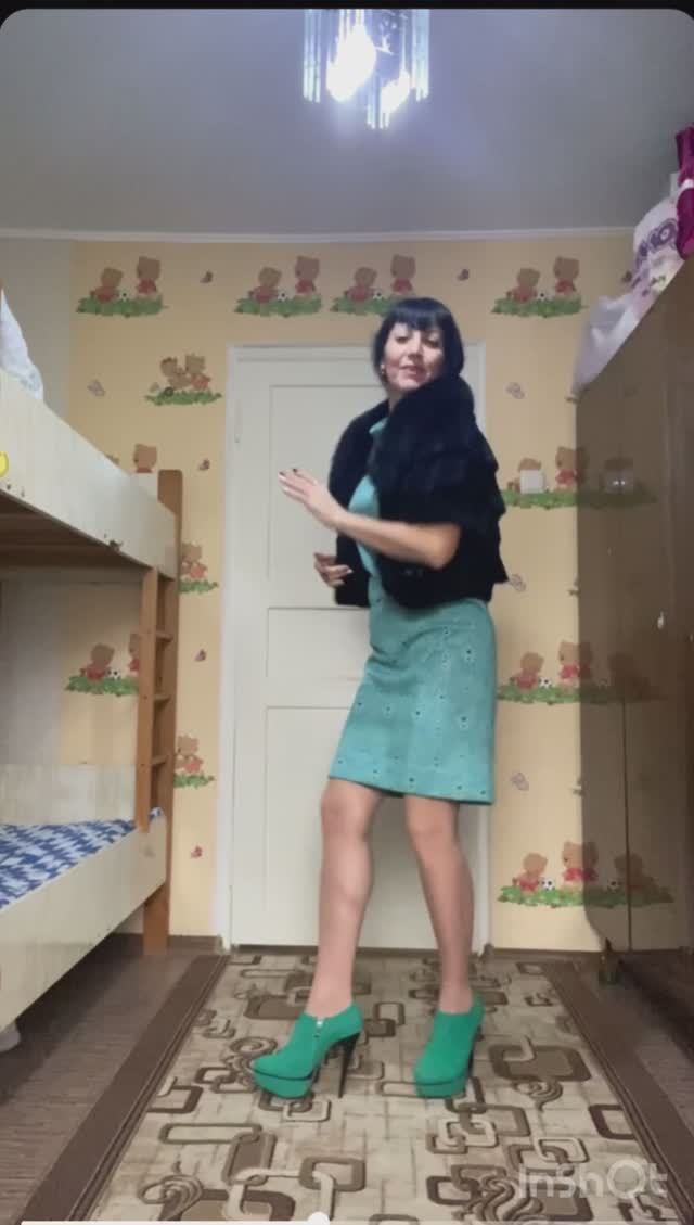Танцорка 💃🏻 #танцы #танцорка #танцывкрыму смотреть онлайн