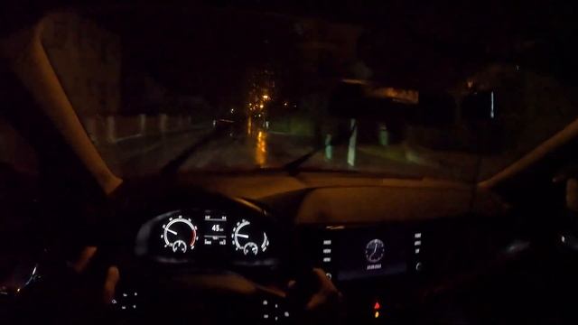 2020 Skoda Kamiq 1.0 TSI | POV Rainy Night Drive смотреть онлайн