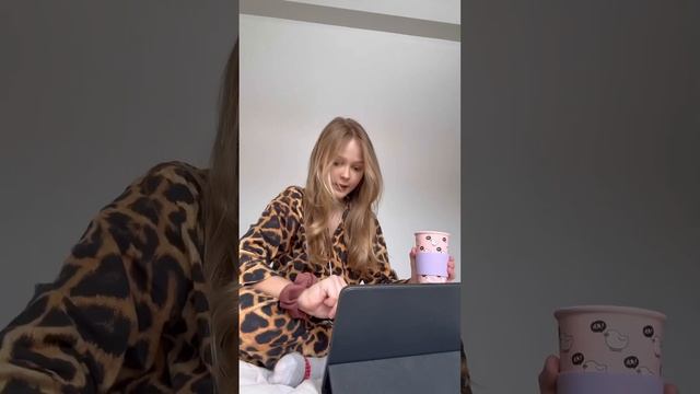 Клип на песню Не принцесса на канале @VictoriaPortfolio 🩷 смотреть онлайн