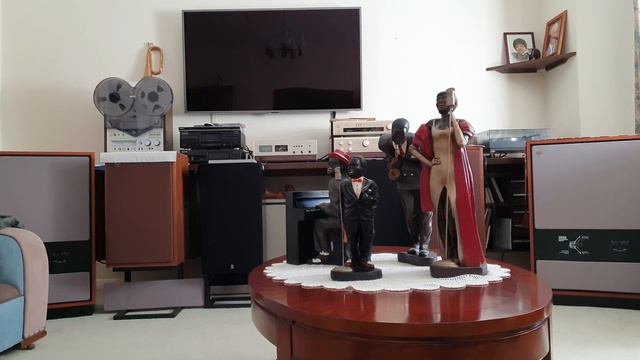 Accuphase P300X, C200V & Tannoy Arden