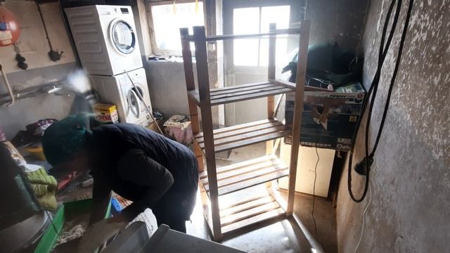 Пол дня провела в подвале..😳Клетка для перепелят.