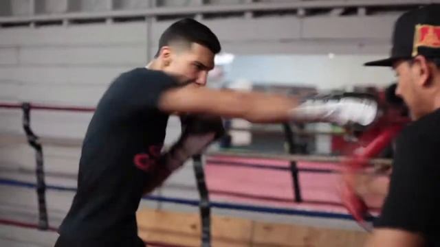 Robert "Tito" Manzanarez preparandose pa su próxima pelea. Benavidez Boxing смотреть онлайн