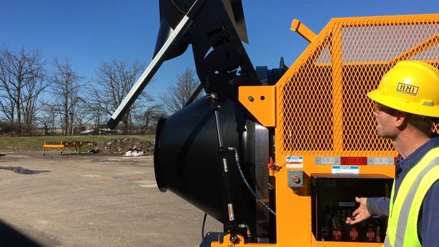 KM T-2 Asphalt Recycler Operational Video смотреть онлайн