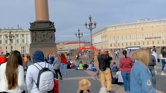 2017.07.08 Питер, Дворцовая площадь, слушаем "Перемен" смотреть онлайн